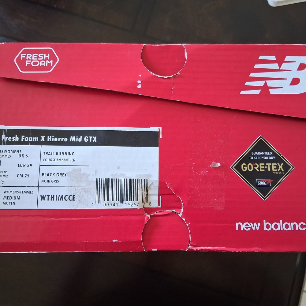 New Balance Fresh Foam X Hierro Mid GTX in Black and Gray